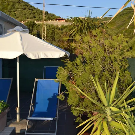 Seaview Penthouse Terrace & Garage Apartment *