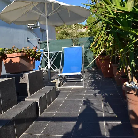 Seaview Penthouse Terrace & Private Garage Апартаменты *