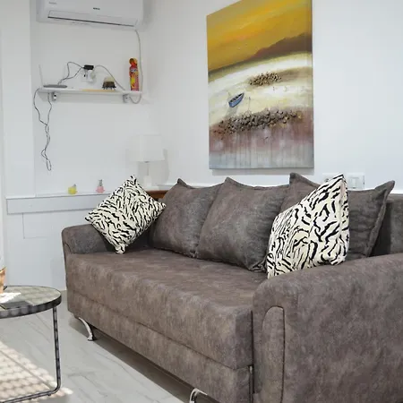 Seaview Penthouse Terrace & Private Garage Апартаменты Влёра